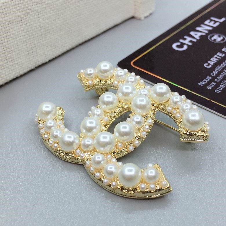 Chanel Brooch 376